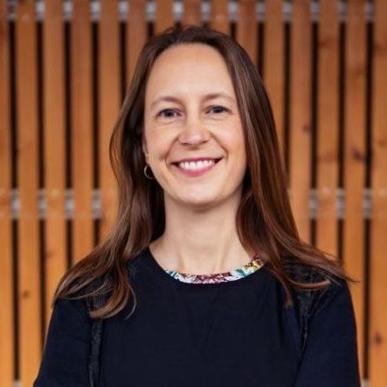 María Cecilia Flores, Socia de Charme Consultores